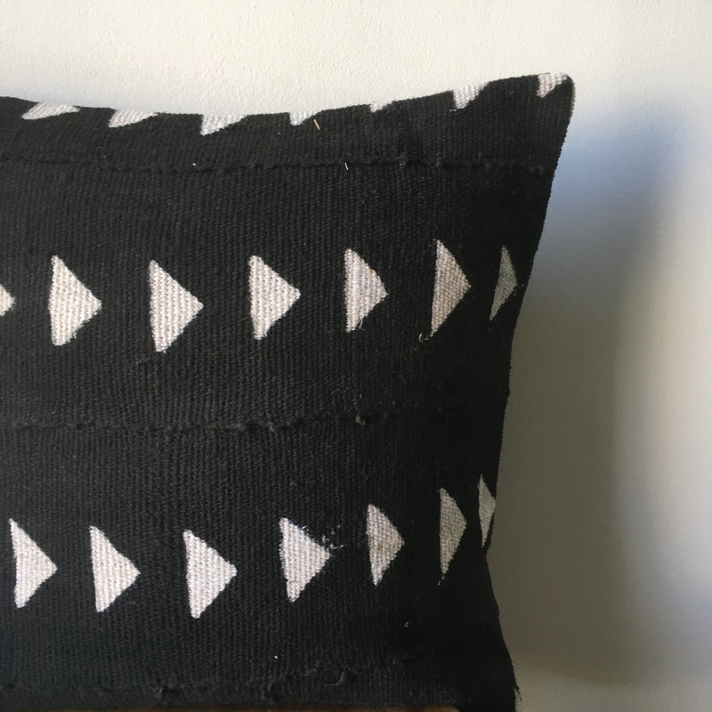 BLACK TRIANGLE MUDCLOTH Pillow Cover