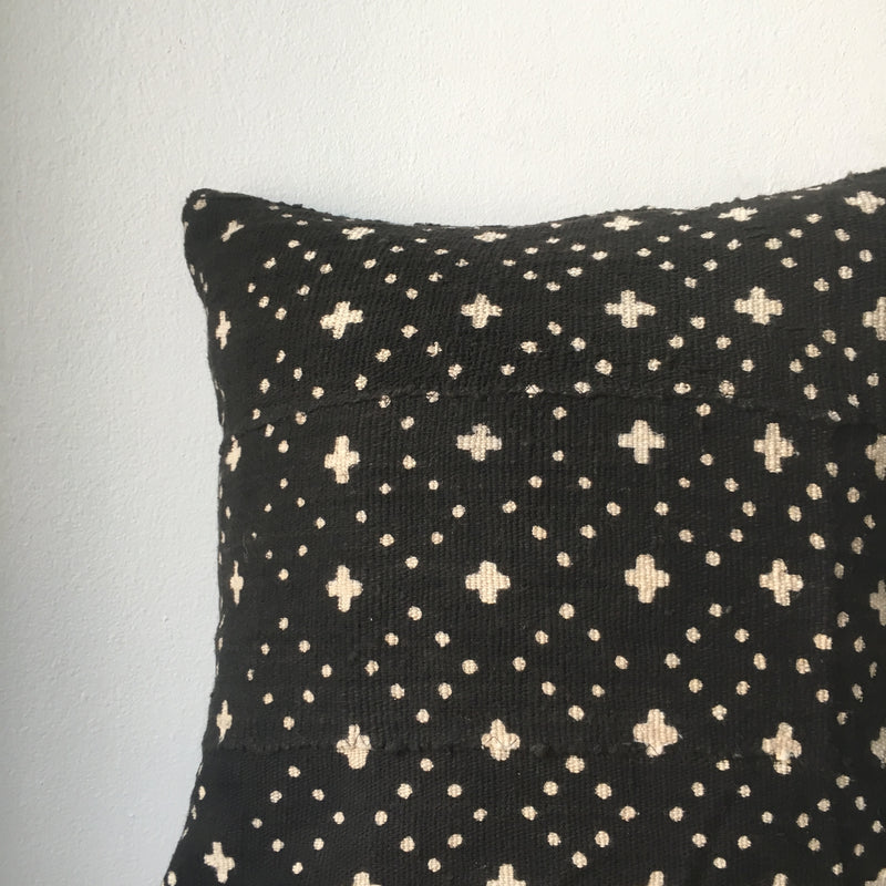 BLACK CROSS & DOTS MUDCLOTH Pillow Cover