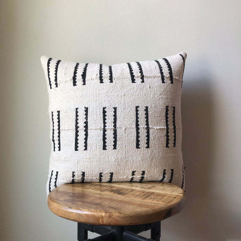 TRIBAL DASHED LINE MUDCLOTH PILLOW COVER