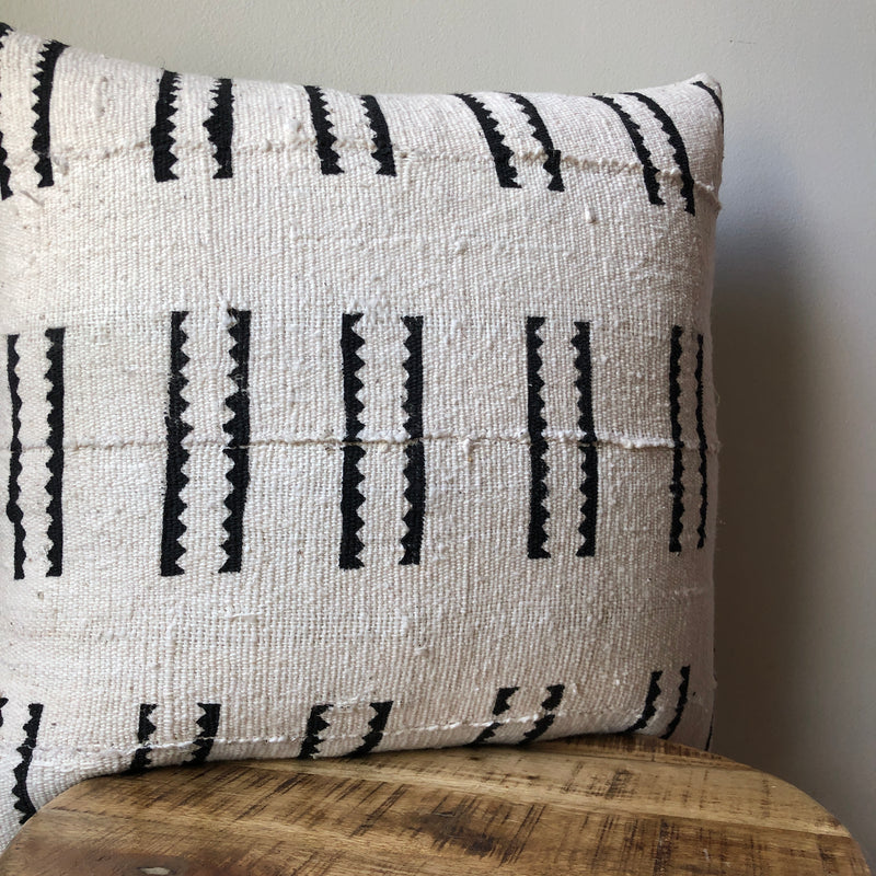 TRIBAL DASHED LINE MUDCLOTH PILLOW COVER